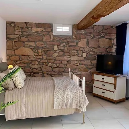 Gemuetlich & Einzigartig: Altbauloft In *