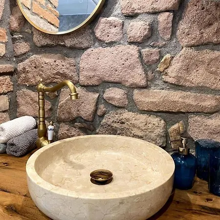 Gemuetlich & Einzigartig: Altbauloft In Lägenhet Edenkoben