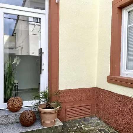 Gemuetlich & Einzigartig: Altbauloft In