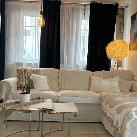 Apartment Gemuetlich & Einzigartig: Altbauloft In