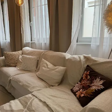 Apartment Gemuetlich & Einzigartig: Altbauloft In