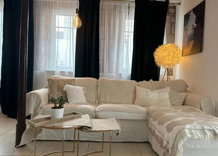 Apartamento Gemuetlich & Einzigartig: Altbauloft In