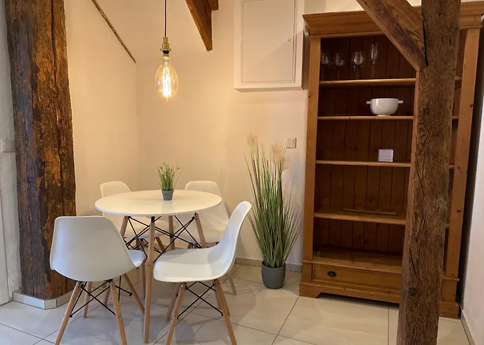 Apartamento Gemuetlich & Einzigartig: Altbauloft In *